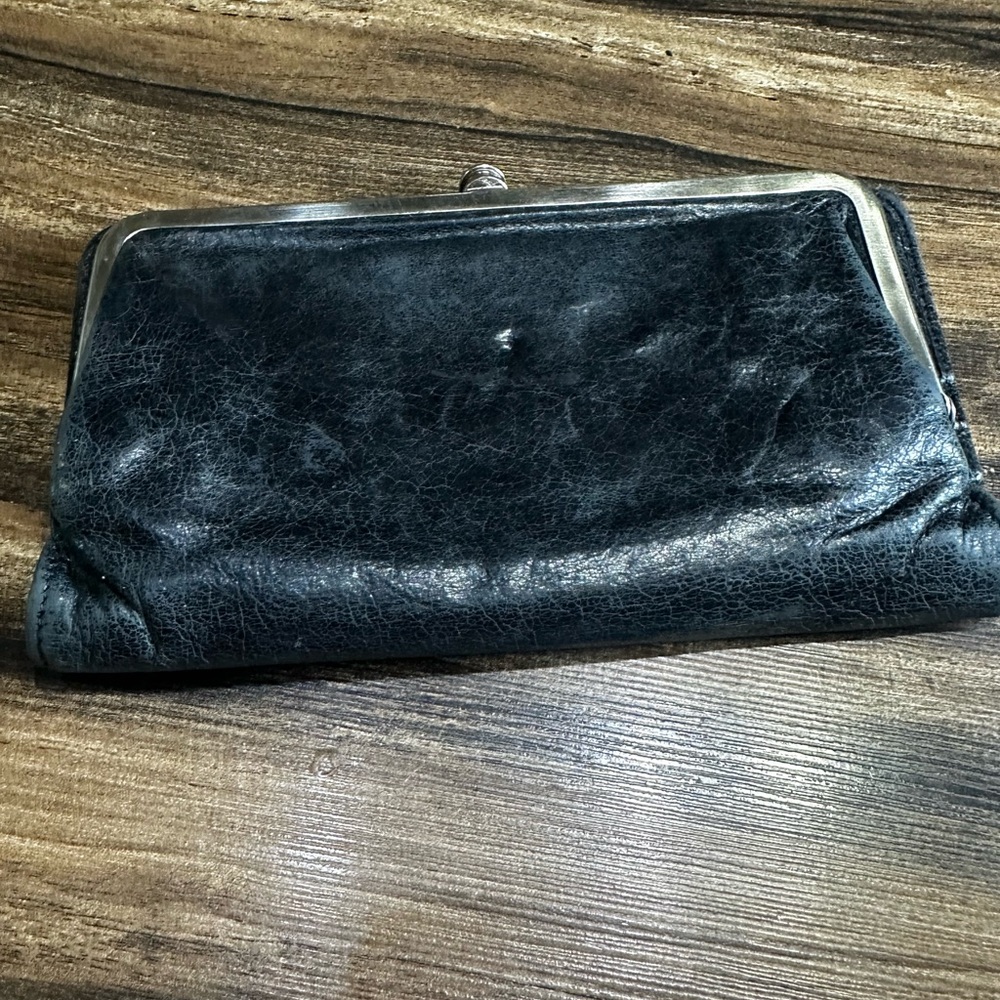 HOBO INTERNATIONAL BLACK LEATHER CLUTCH WALLET - Picture 4 of 6